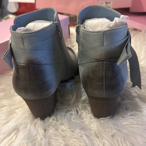 GREY ANKLE BOOT SIZE 6 NEW NEVER WORN - Picture 3 of 4
